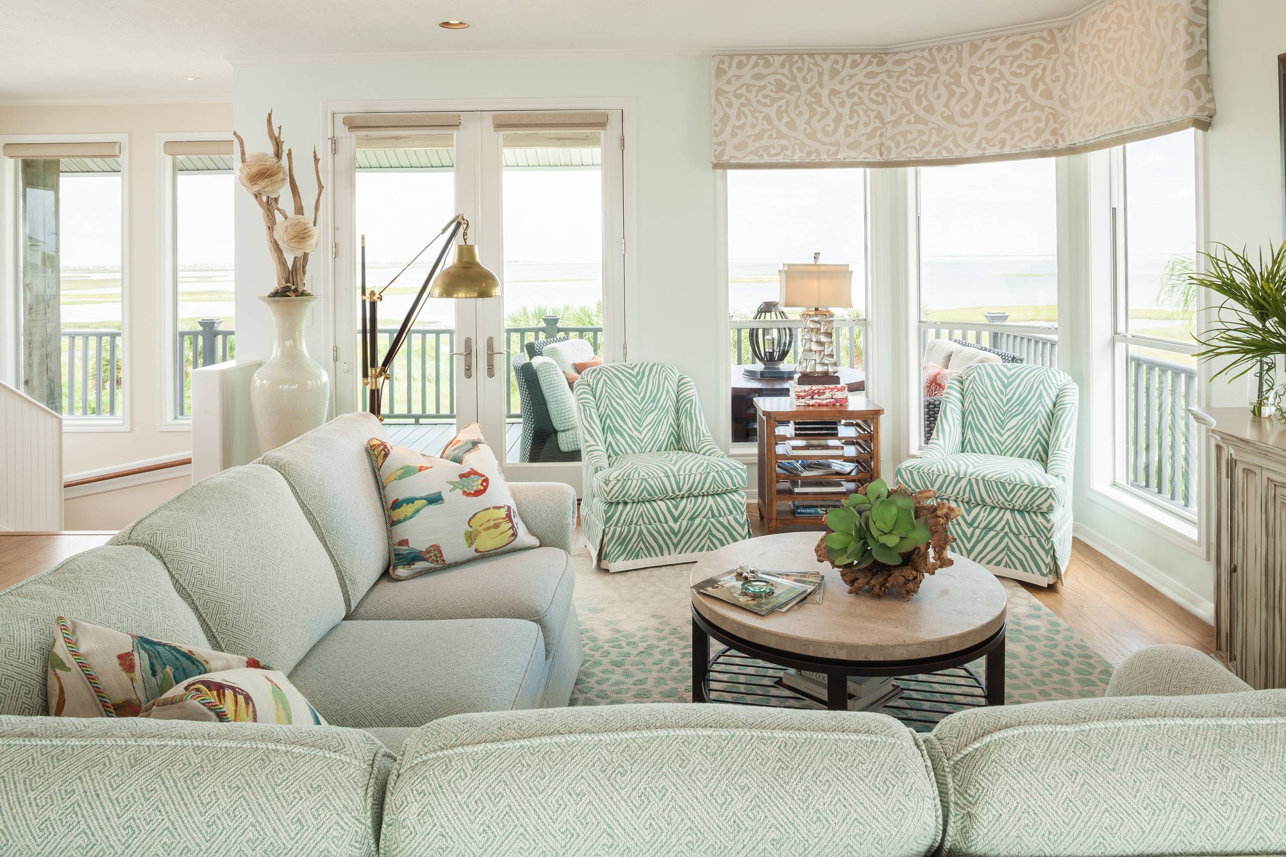 gulf-coast-getaway-cindy-aplanalp-and-chairma-design-group-img~3fc11a9f055e372b_14-7713-1-fd833c2 - EZ Modern Homes